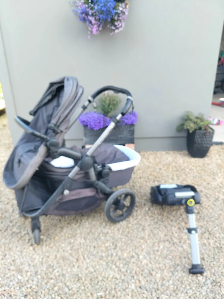 Pram - Image 1