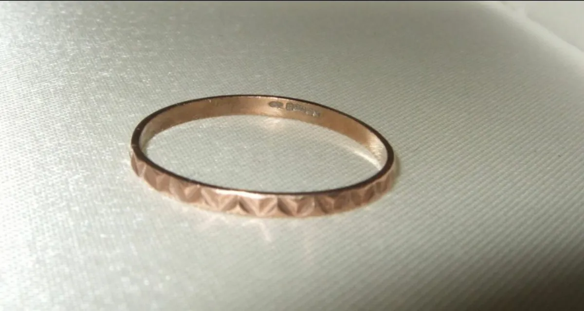 Vintage Hallmarked 9ct Rose Gold Unisex Ring - Image 2