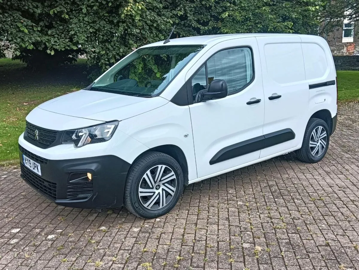 2019 Peugeot partner 1.6 HDI diesel like new - Image 3