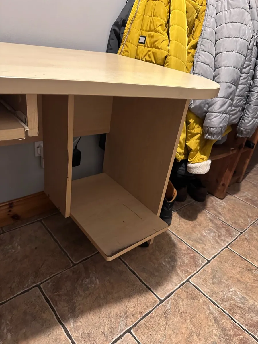 Computer desk - Image 3