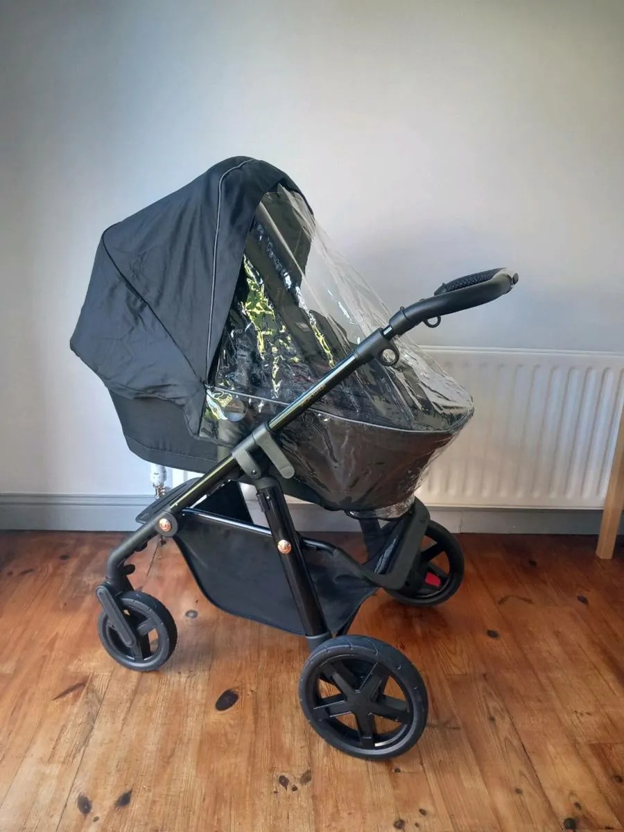 2025 Silver Cross 3 in 1 (stroller never used) - Image 2