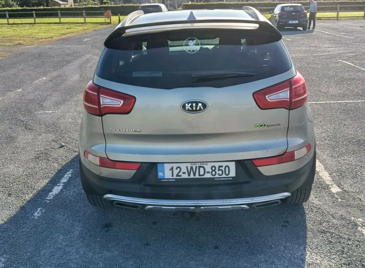 Car - Image 3