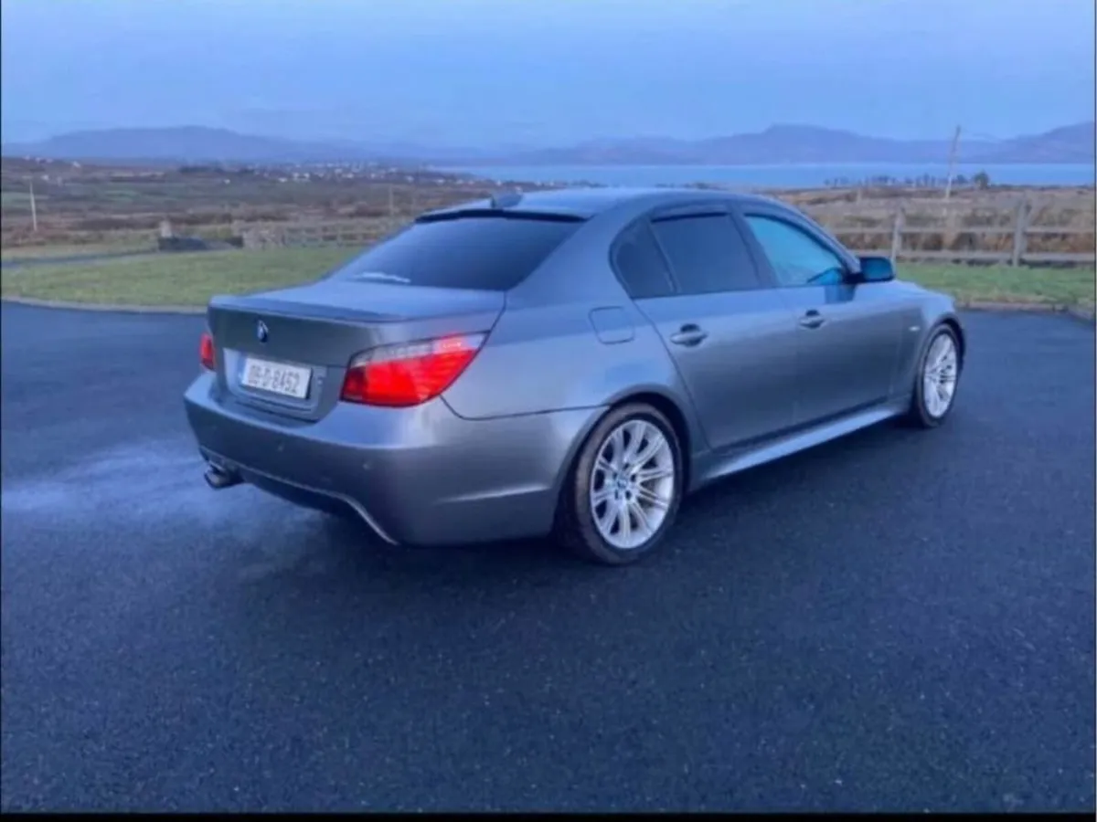 BMW 5-Series 2008 - Image 2