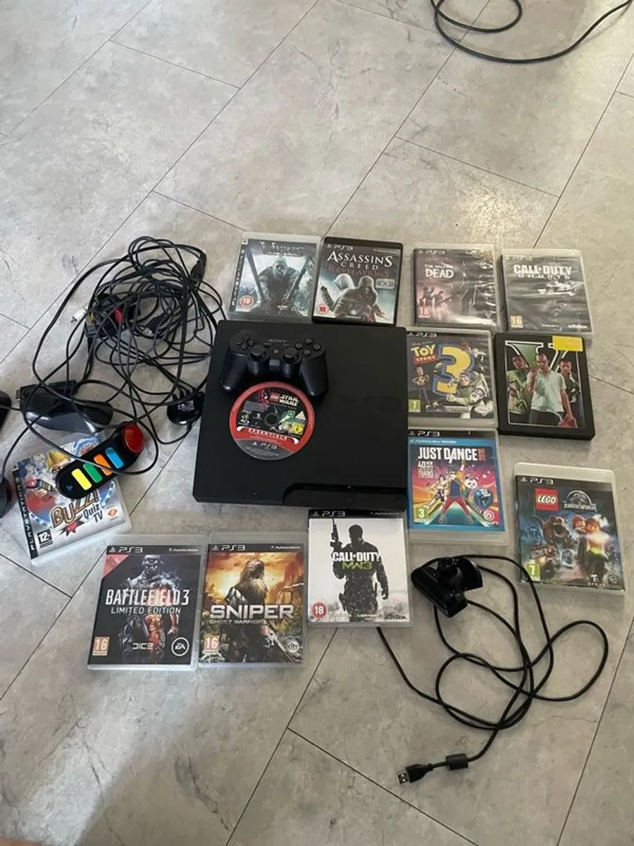 playstation 3 and 4 with VR bundle - Image 1