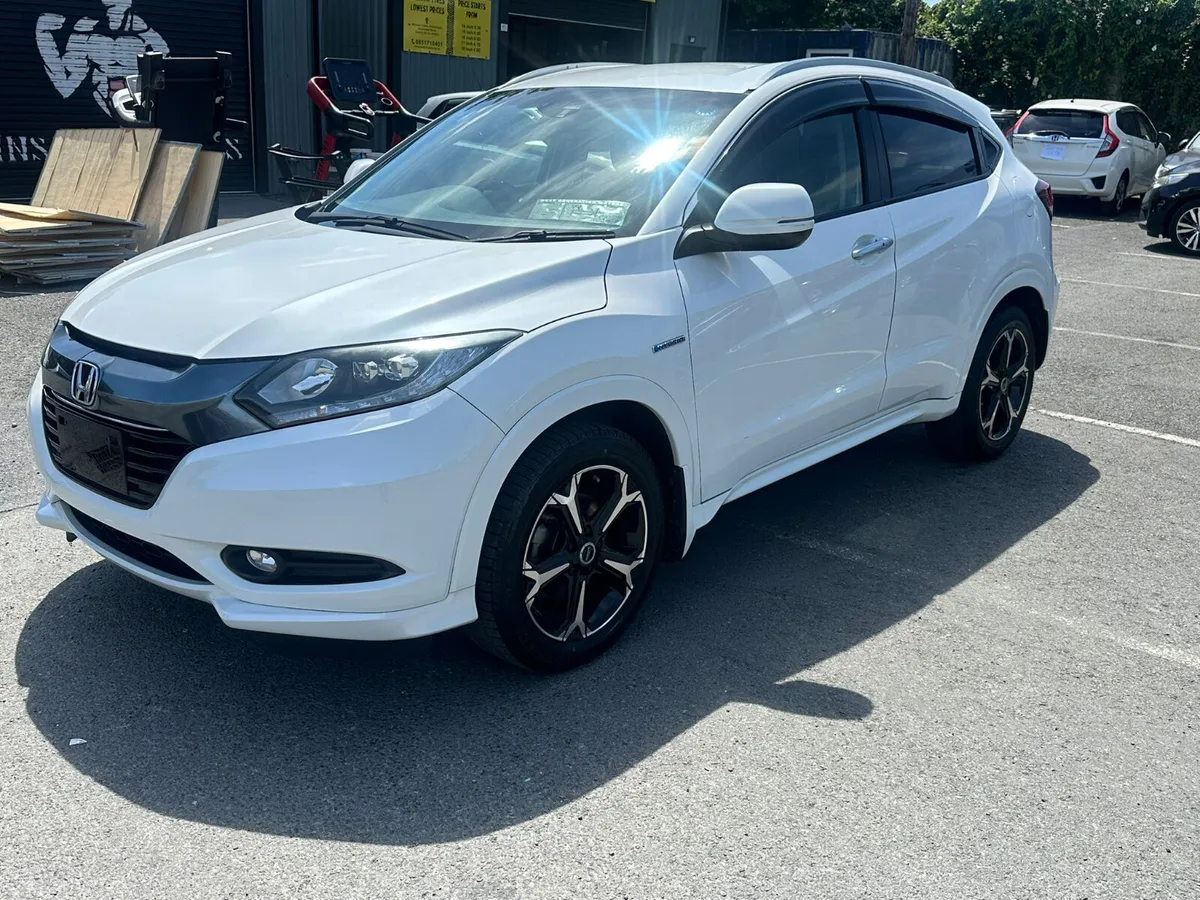 2016 HONDA VEZEL AUTOMATIC FULL OPTION - Image 2