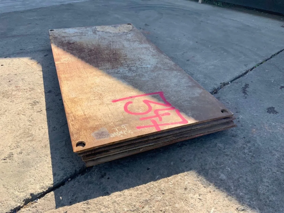 ROAD CROSSING PLATES / TRENCH COVERS....1347. - Image 3