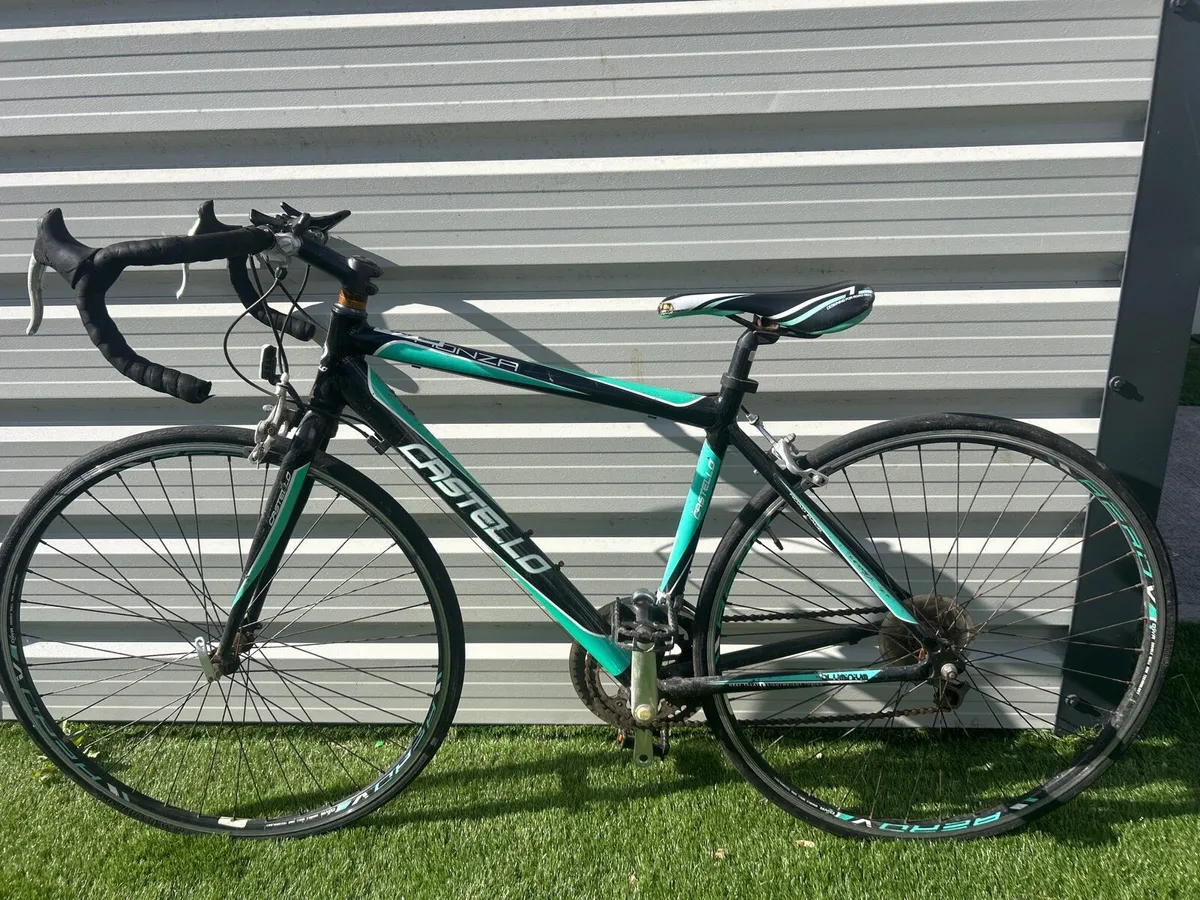 Race bike - Image 2