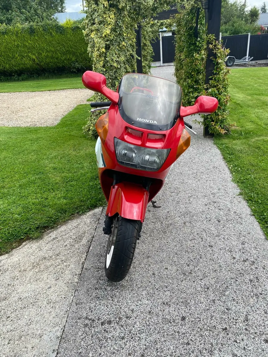 Honda cbr  1000f - Image 2