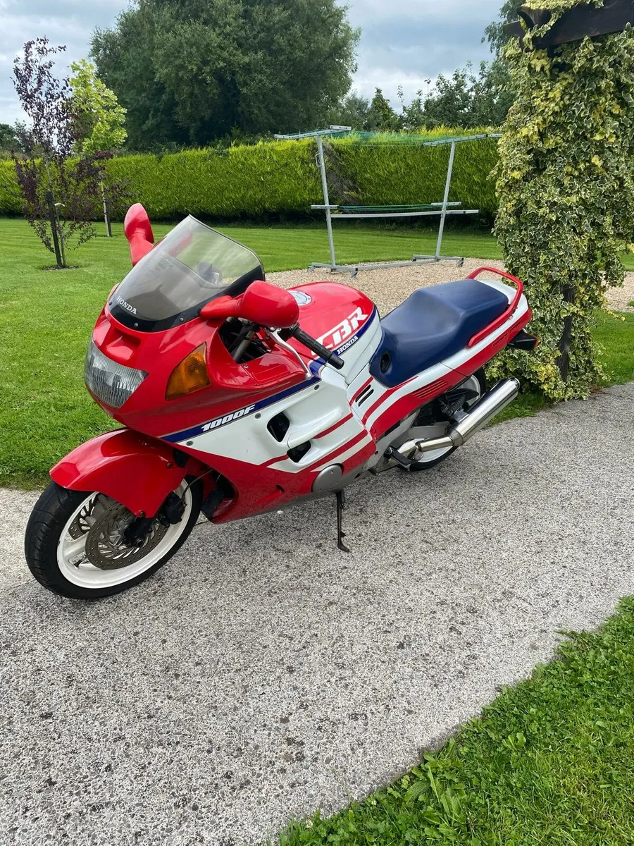 Honda cbr  1000f - Image 4