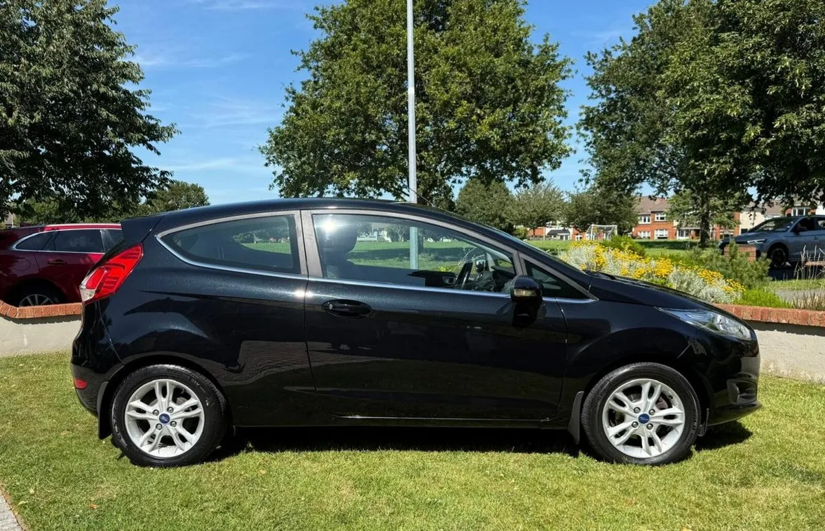 Ford Fiesta 2016 - Image 2