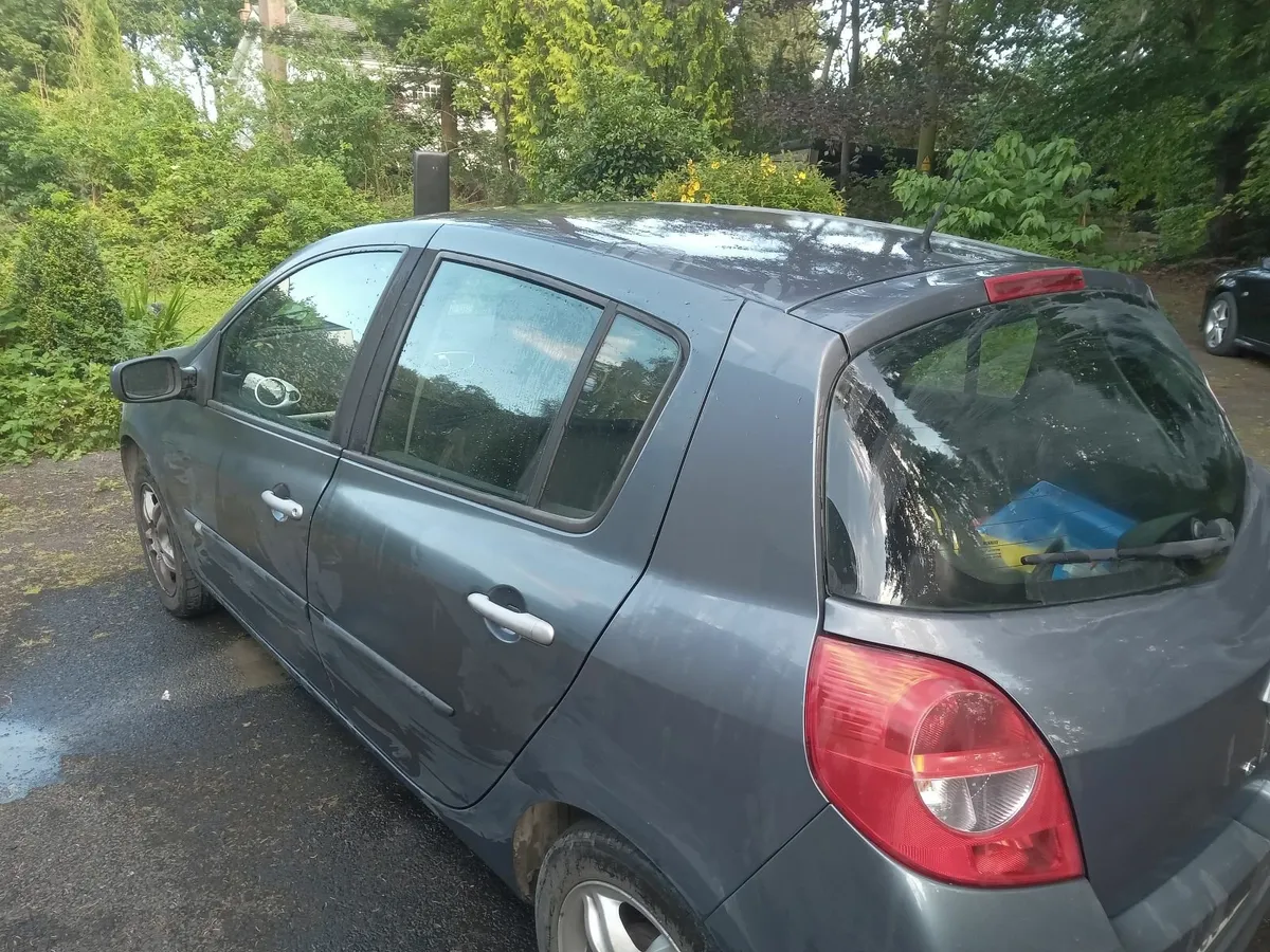 Renault Clio 2006 - Image 1