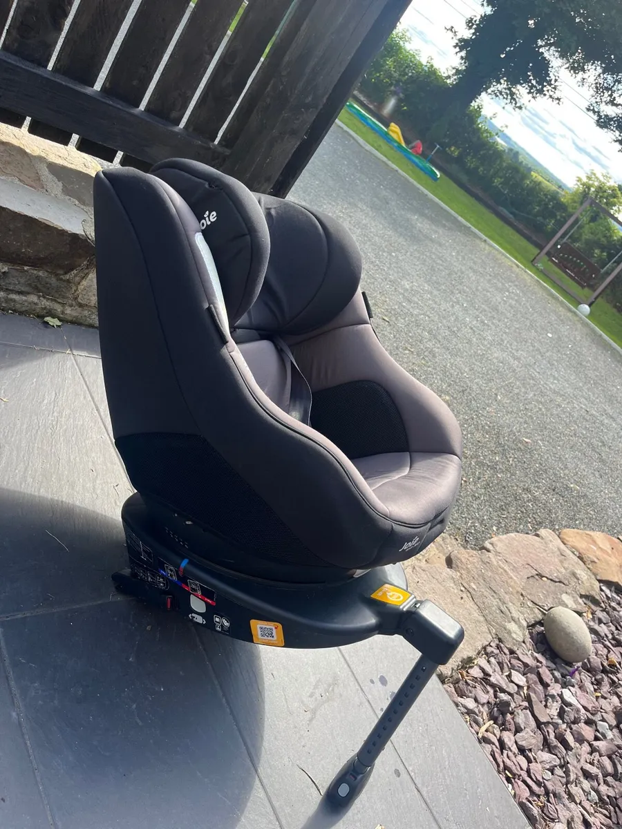 Car seats - Image 1
