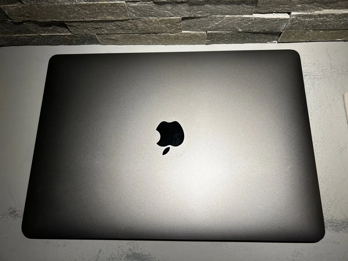 Macbook Air M1 - Image 4