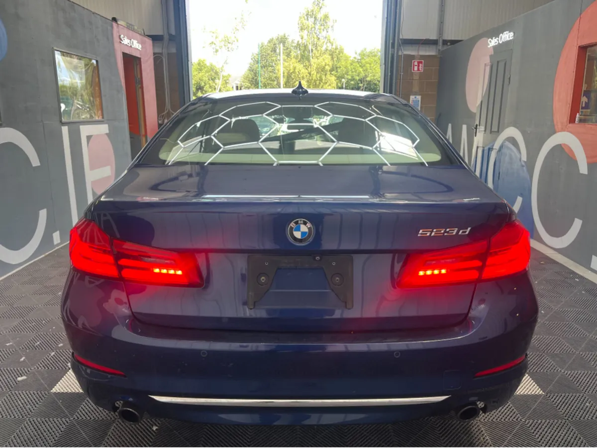 BMW 5-Series BMW 520D 523D LUXURY / 90k KMs / FRON - Image 4