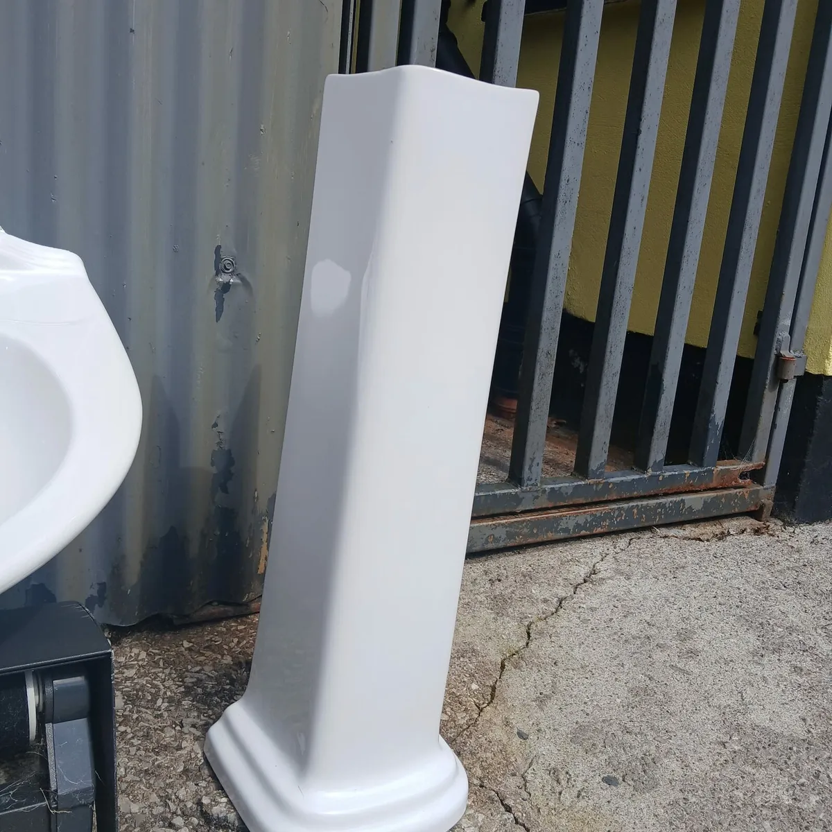 Hand basin taps and stand for sale - Image 4