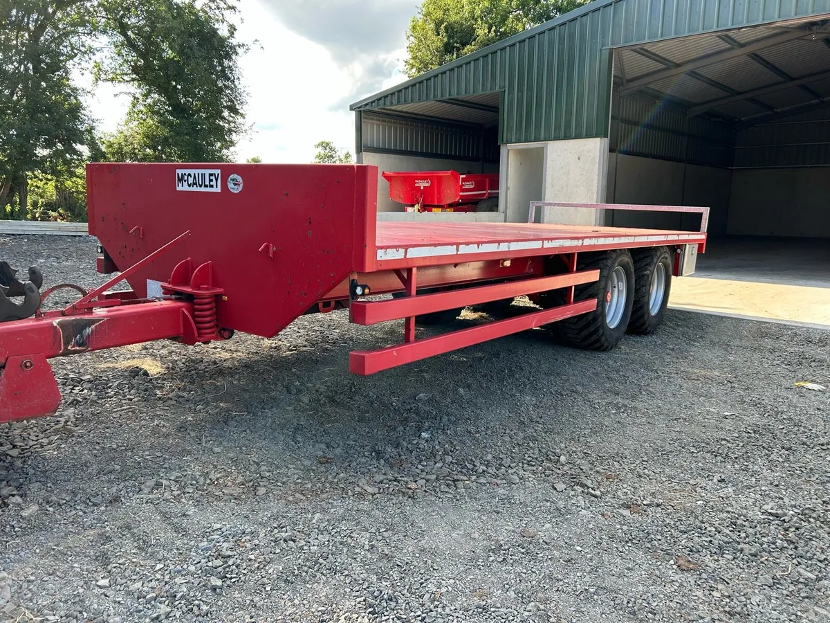 Bale trailer - Image 1