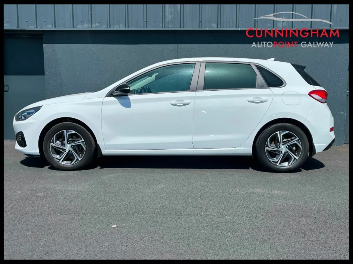 Hyundai i30 1.6d Pro Van - Image 3