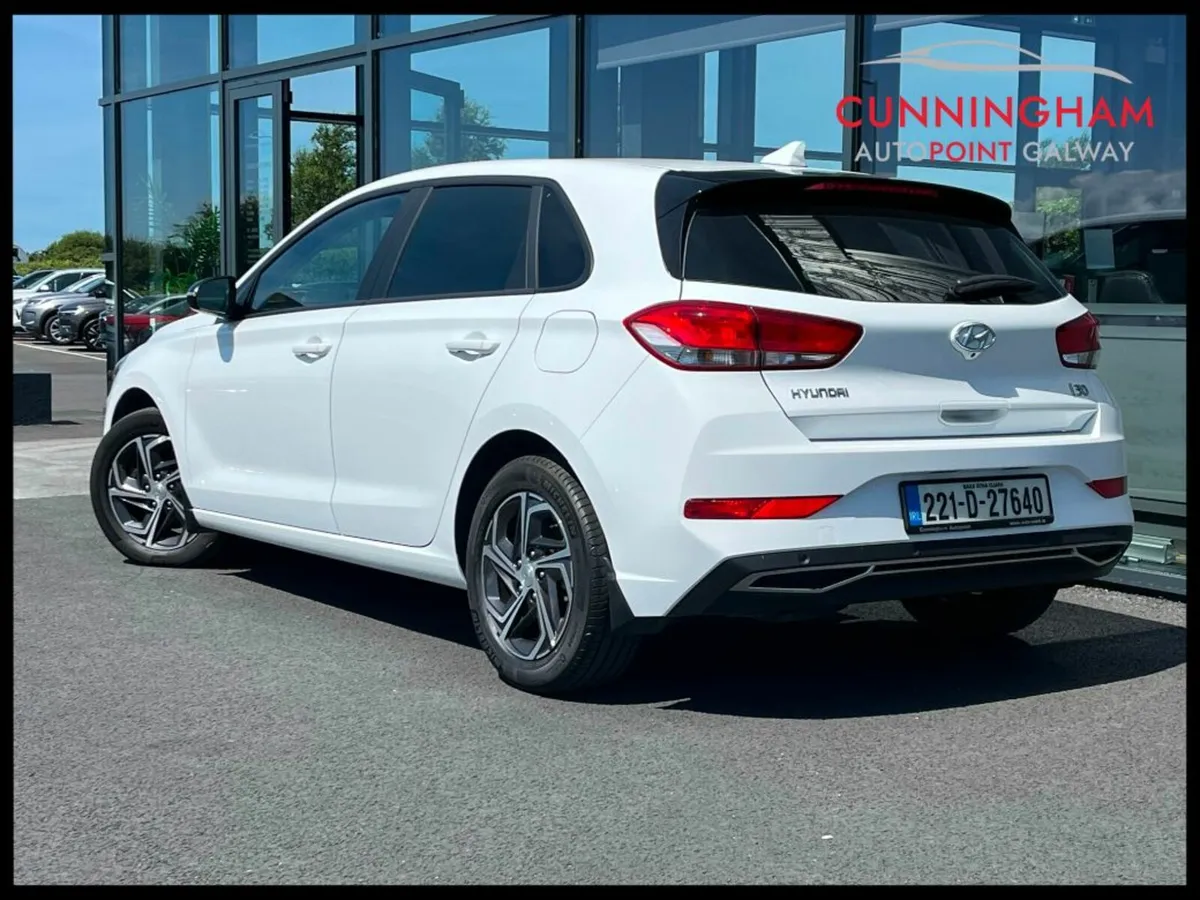 Hyundai i30 1.6d Pro Van - Image 4