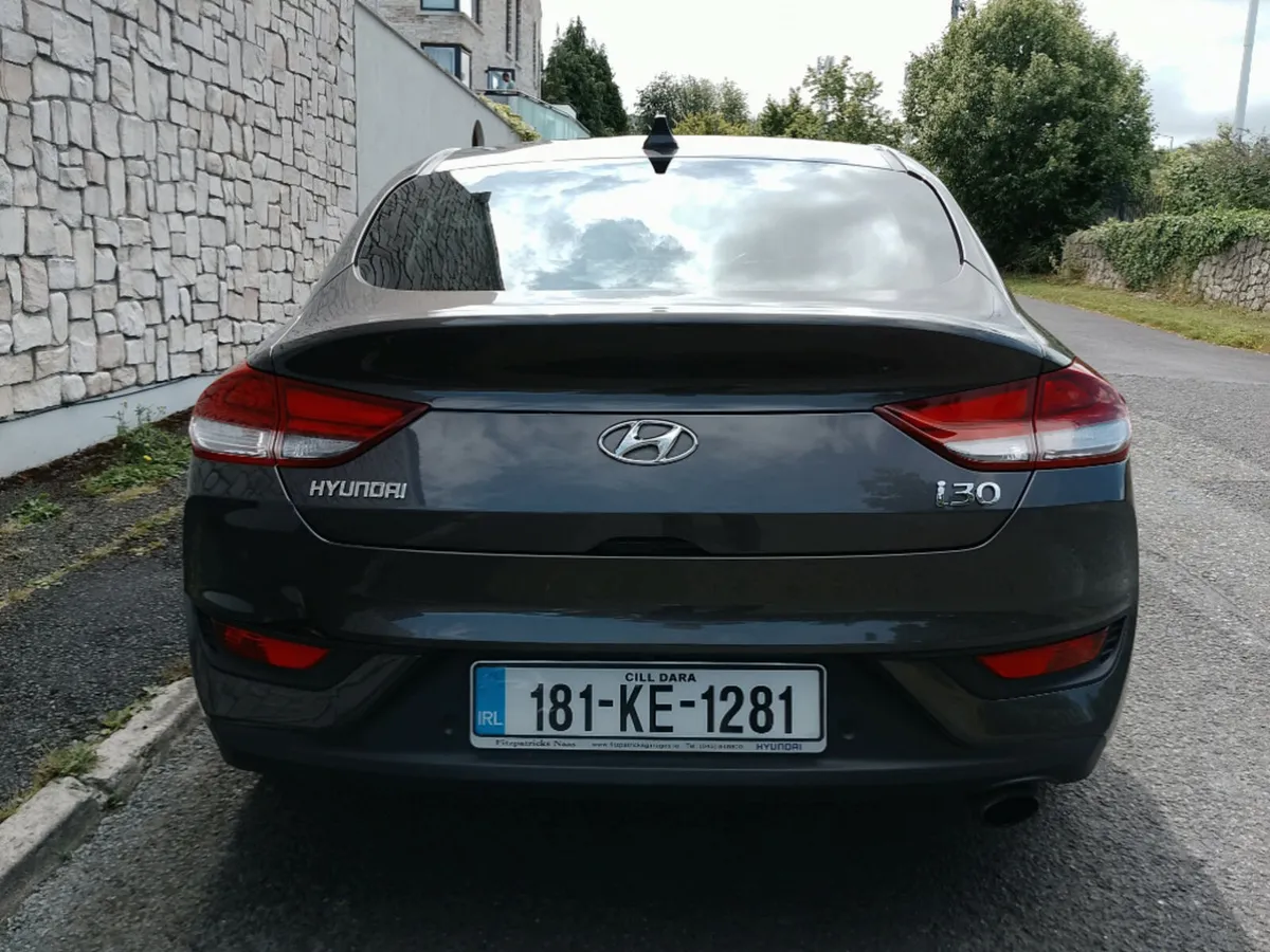 Hyundai i30 i 30 Fastback 5DR - Image 4