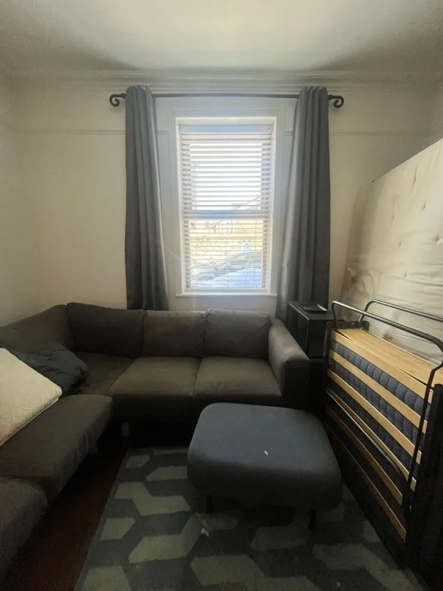 sofa - Image 3