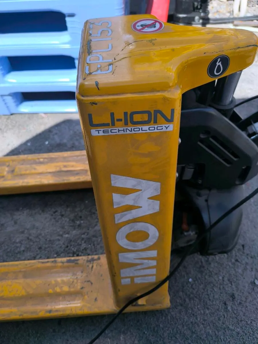 Electric pallet truck - Image 2