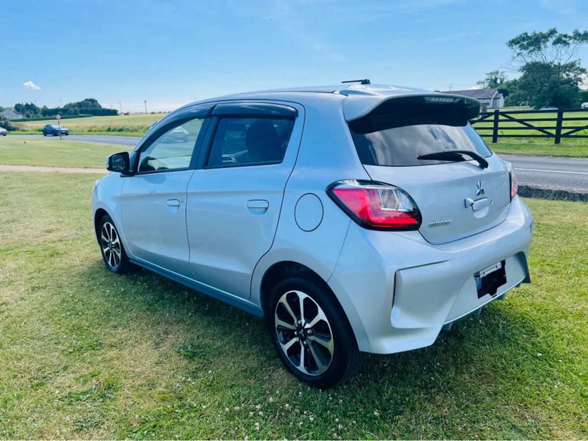 Mitsubishi Mirage Stunning 2022 Mirage in Metalli - Image 4