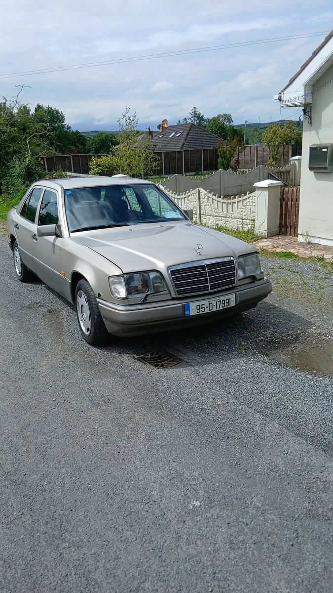 Mercedes-Benz E-Class 1995 - Image 1