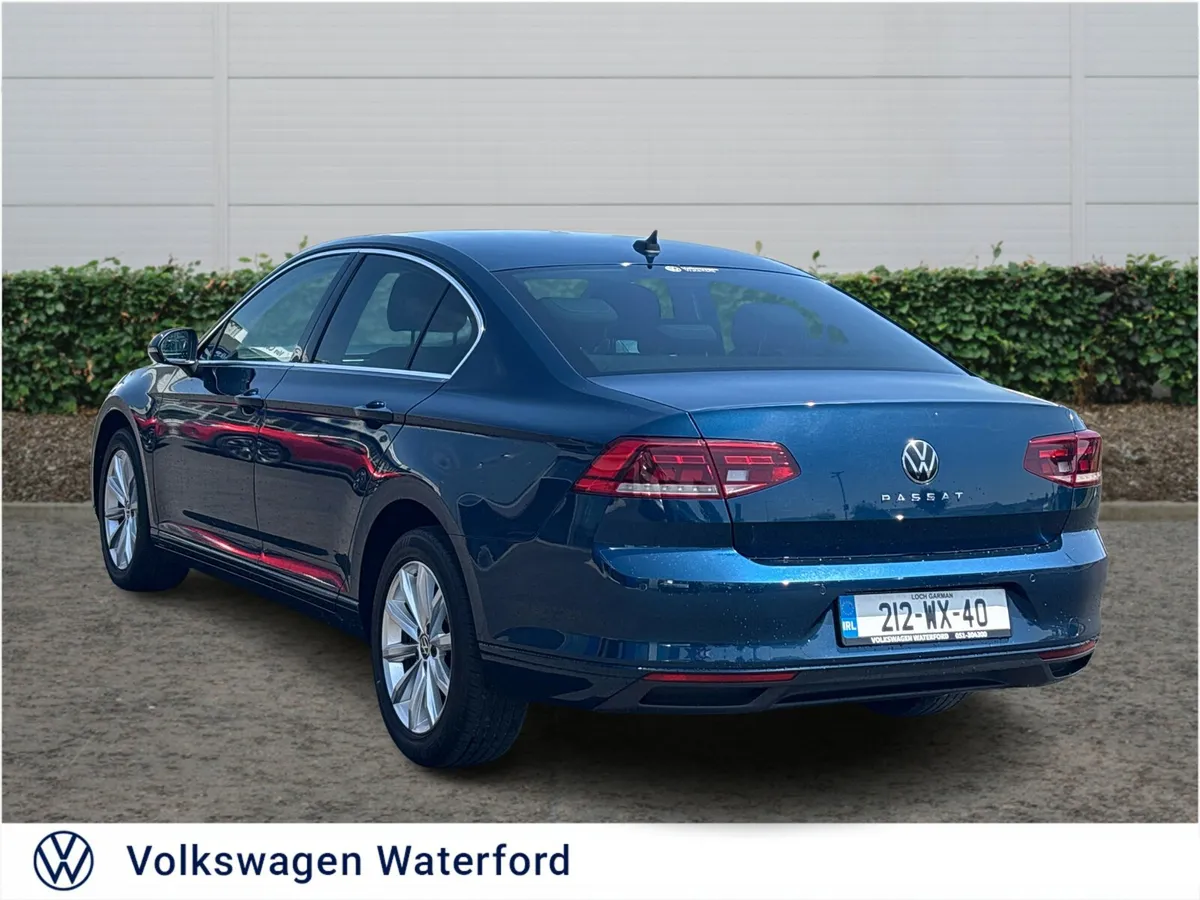 Volkswagen Passat 2021 - Image 4