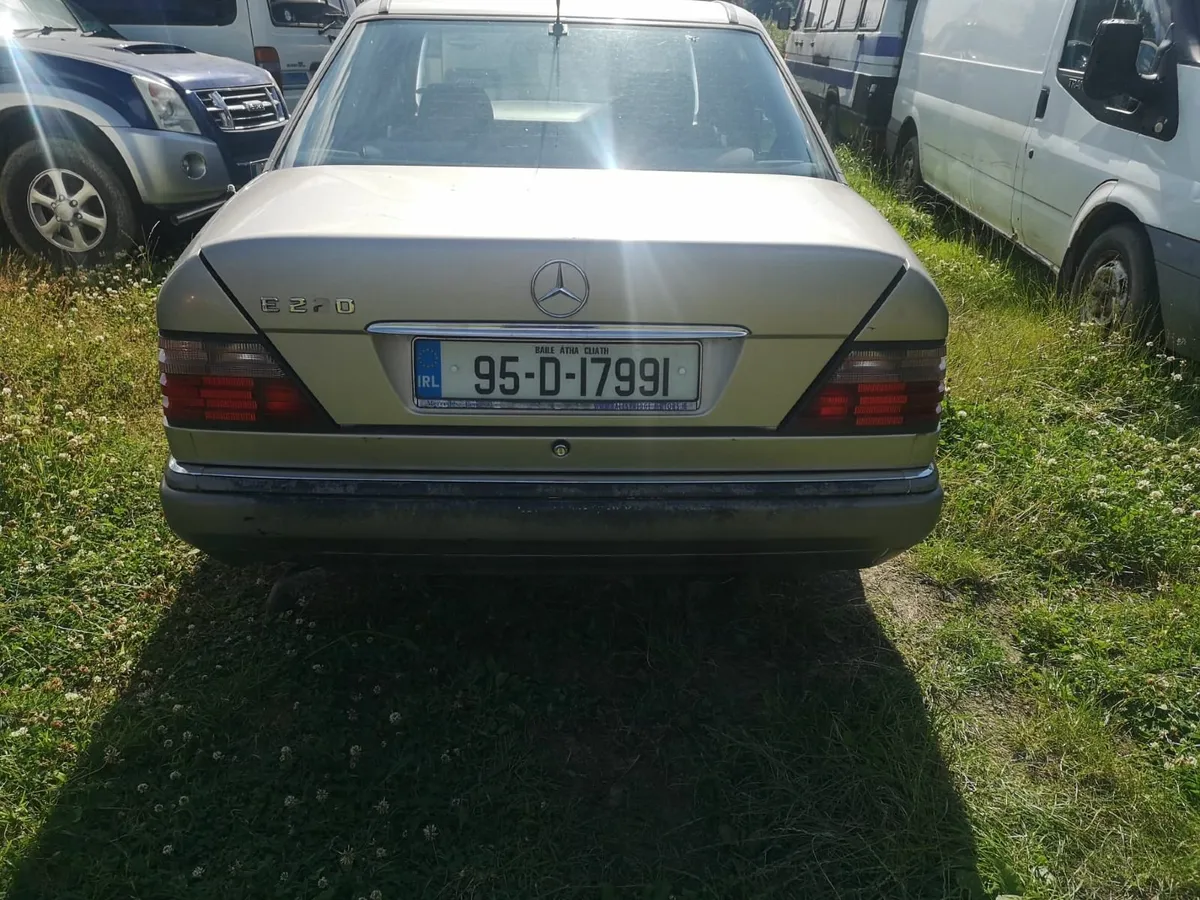 Mercedes-Benz E-Class 1995 - Image 2