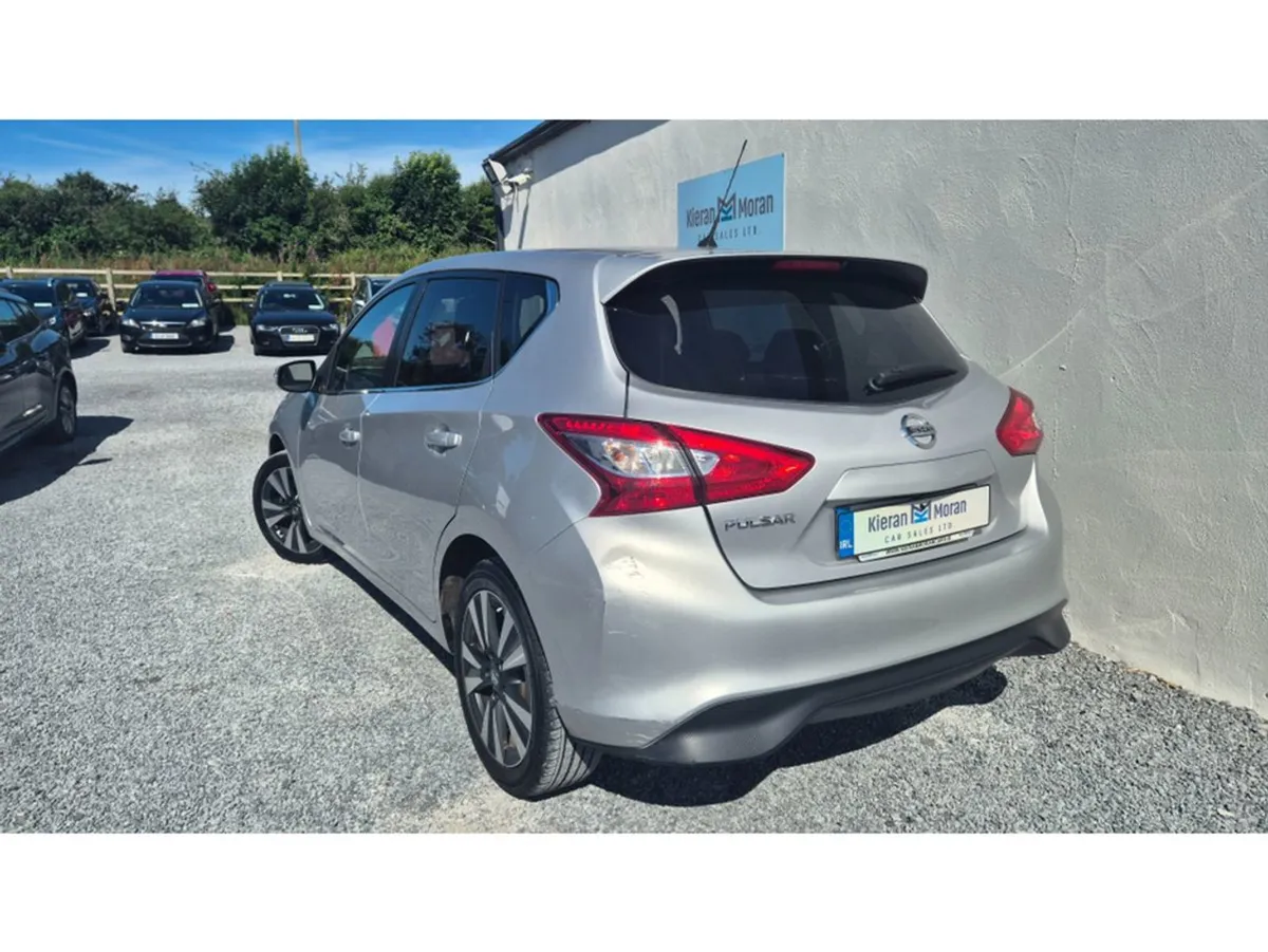 Nissan Pulsar 4DR - Image 3