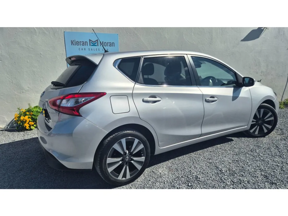 Nissan Pulsar 4DR - Image 4