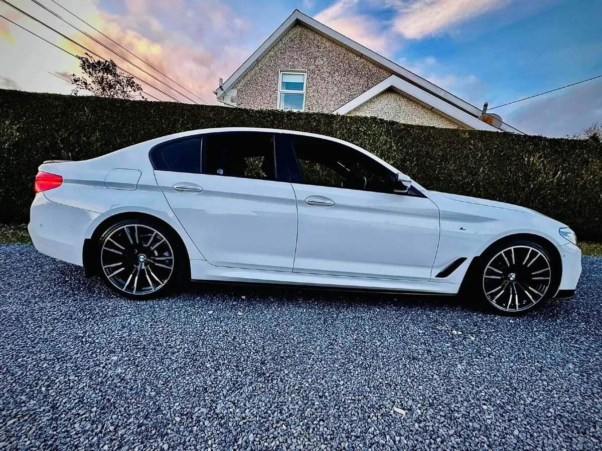BMW 5-Series 2017 - Image 2