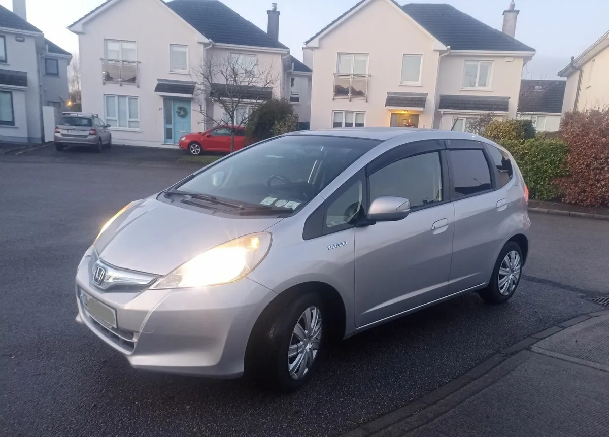 Honda Fit 2013, Hybrid, automatic, mint - Image 1