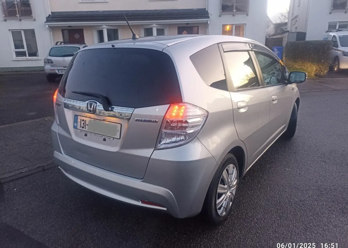 Honda Fit 2013, Hybrid, automatic, mint - Image 3