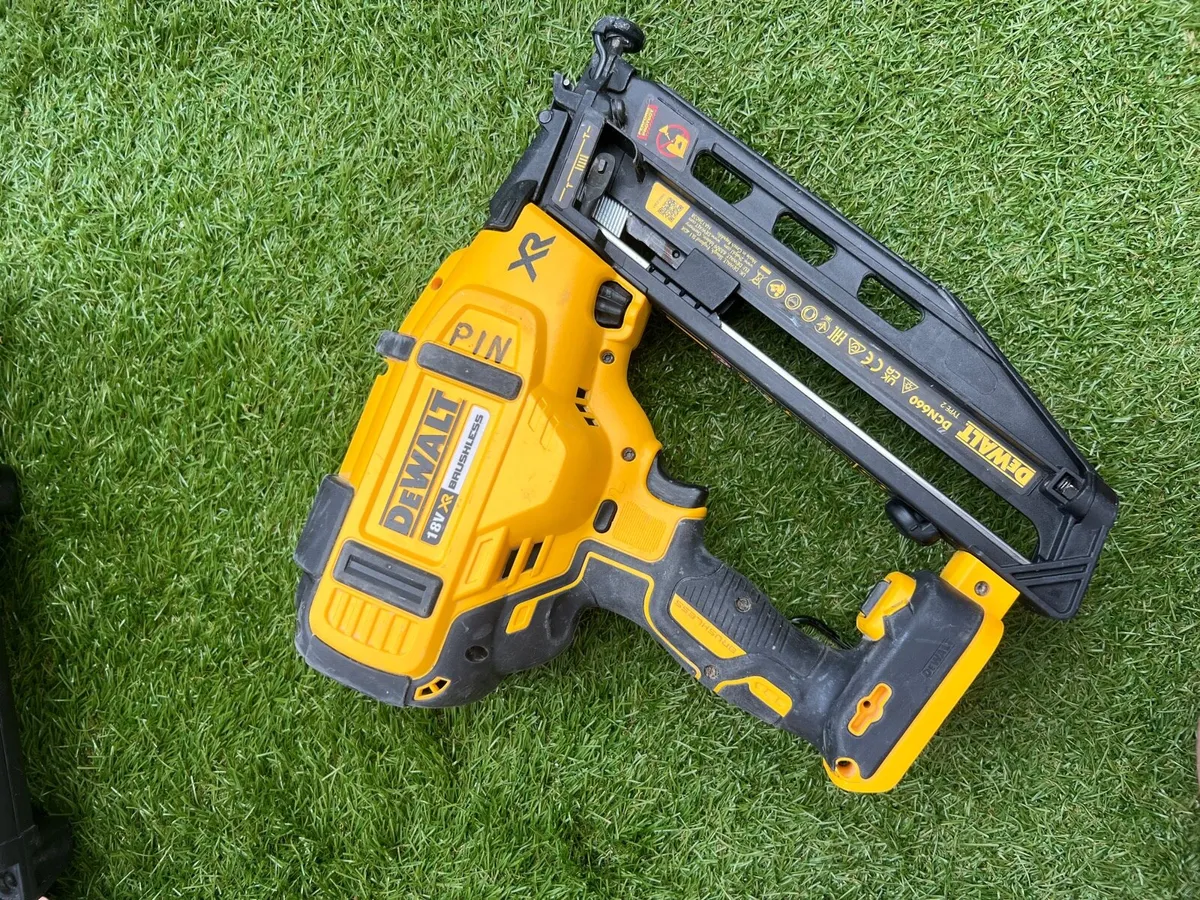 Dewalt nail gun - Image 1