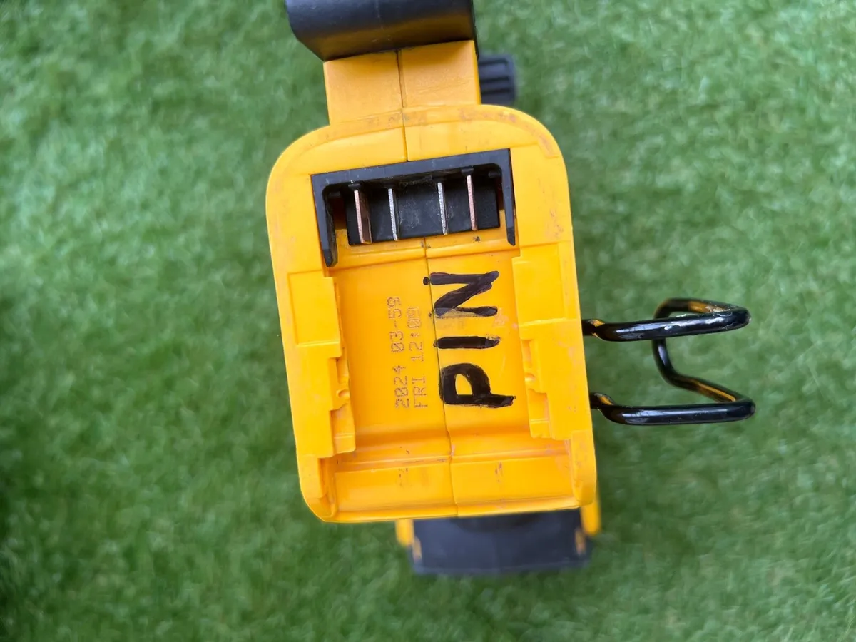 Dewalt nail gun - Image 3