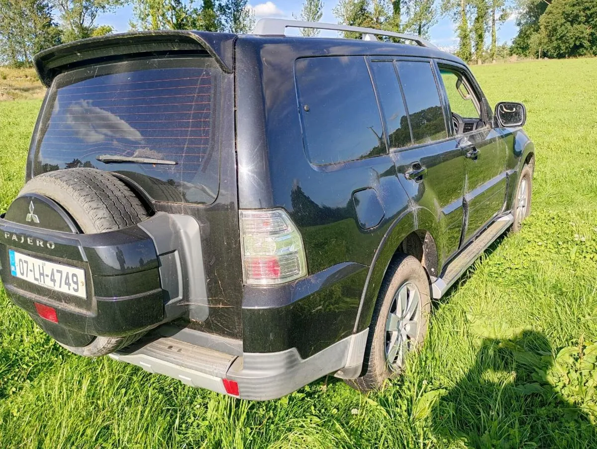07 Mitsubishi Pajero 3.2 auto - Image 4
