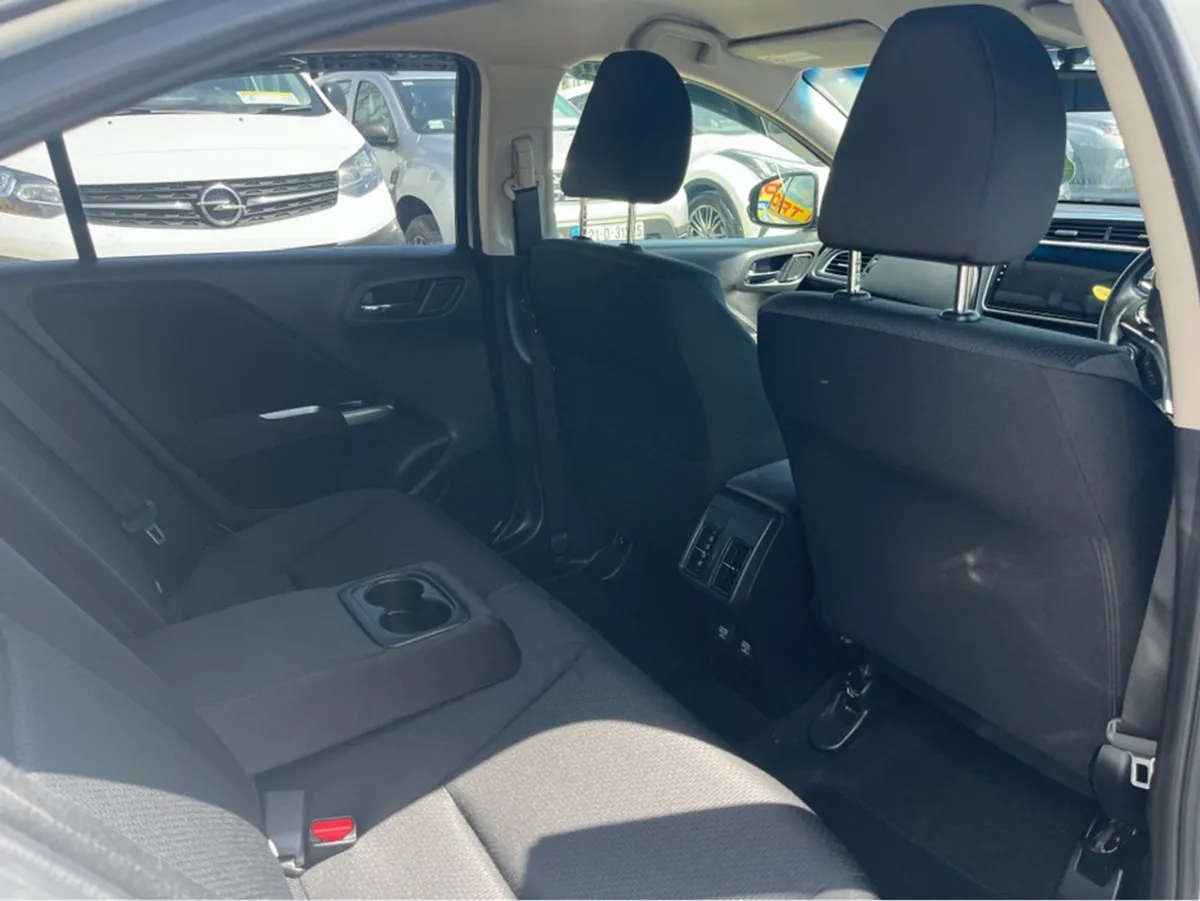 Honda Grace Self Charging Hybrid Automatic - Image 2