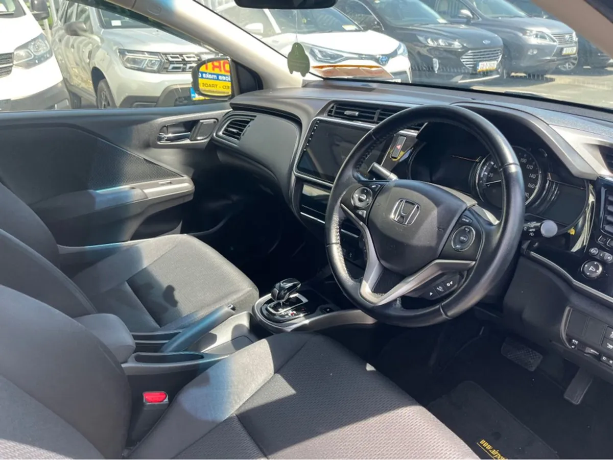 Honda Grace Self Charging Hybrid Automatic - Image 4