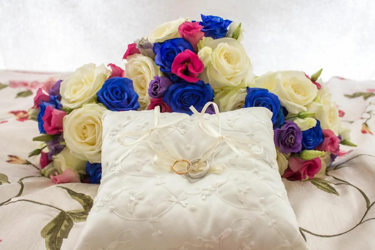 Wedding flowers - Image 1