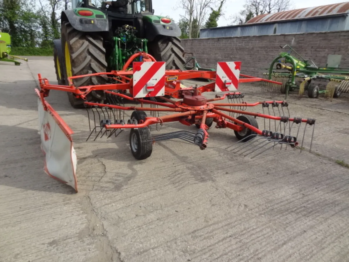 Kuhn Single Rotor Rake - Image 4