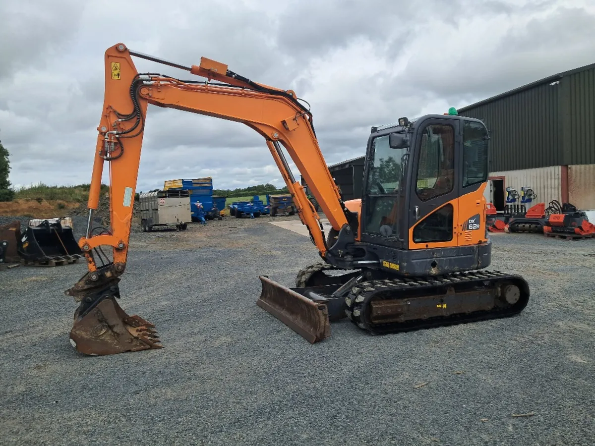 2021 Doosan DX62R-3 6ton digger - Image 1