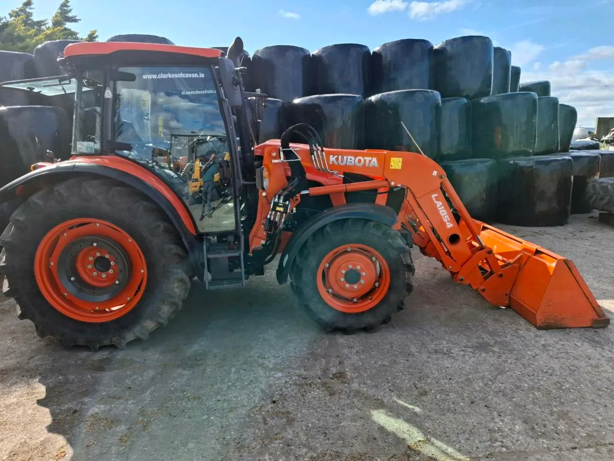 Kubota M5111 4wd c/w Loader - Image 1