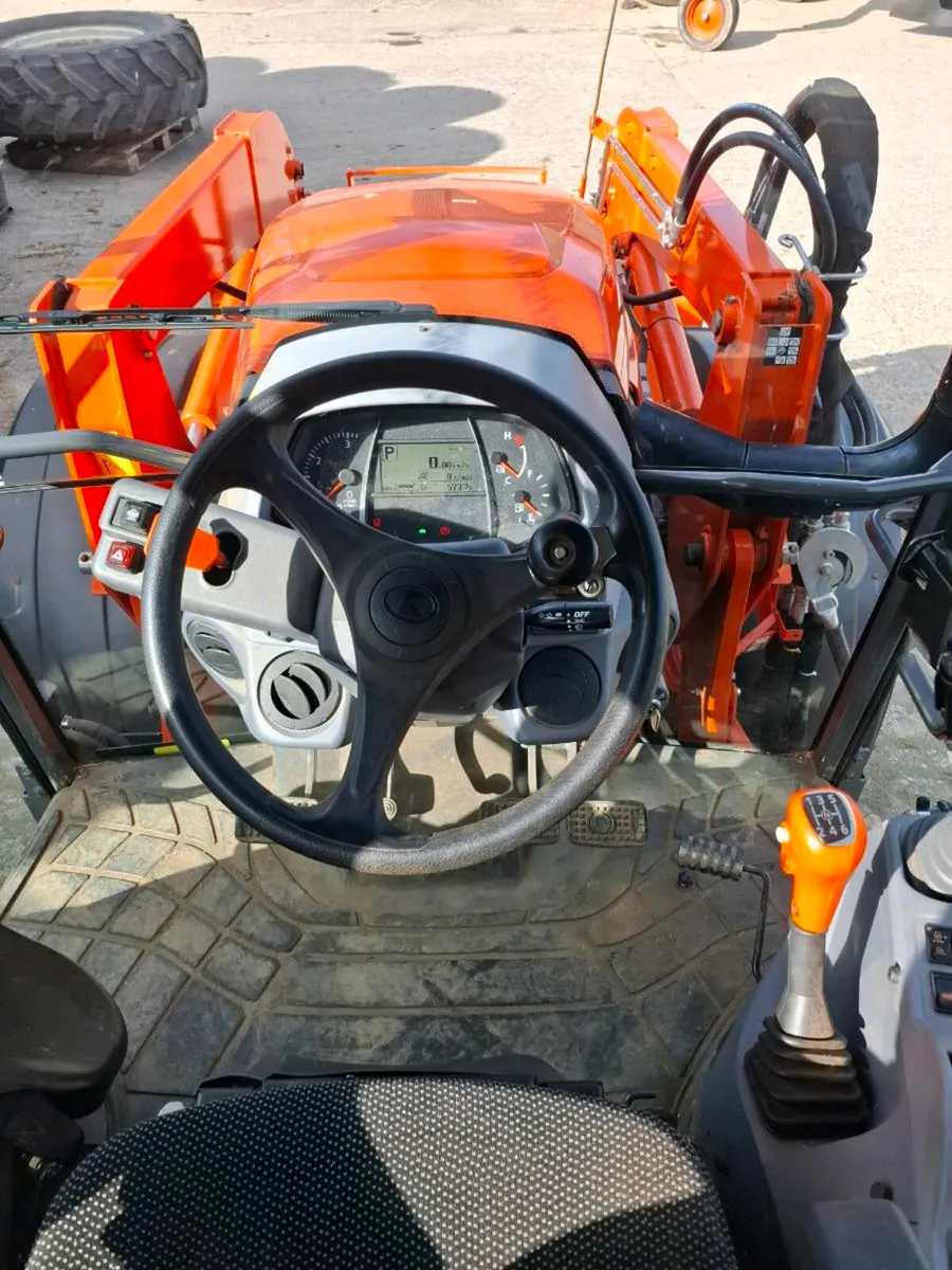 Kubota M5111 4wd c/w Loader - Image 4