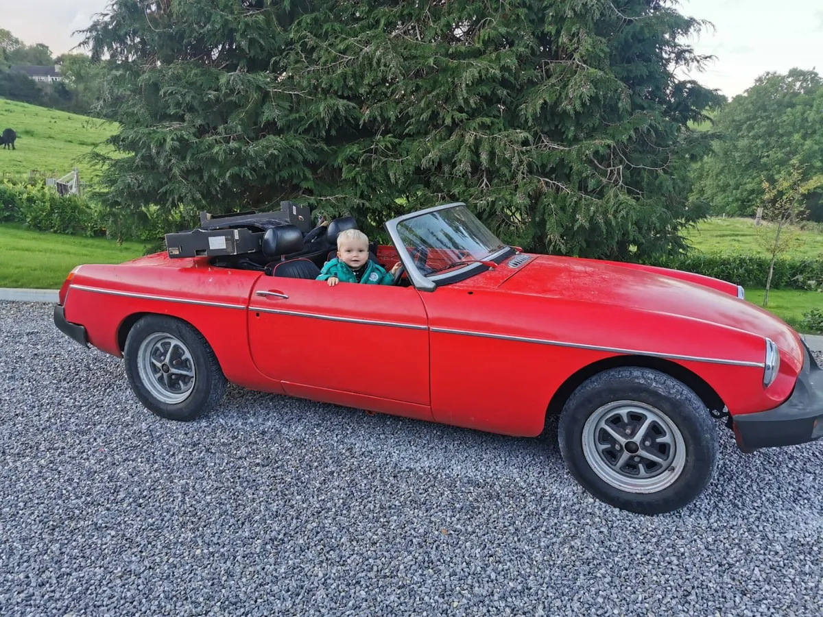 Mgb roadster with repair panels - Image 1