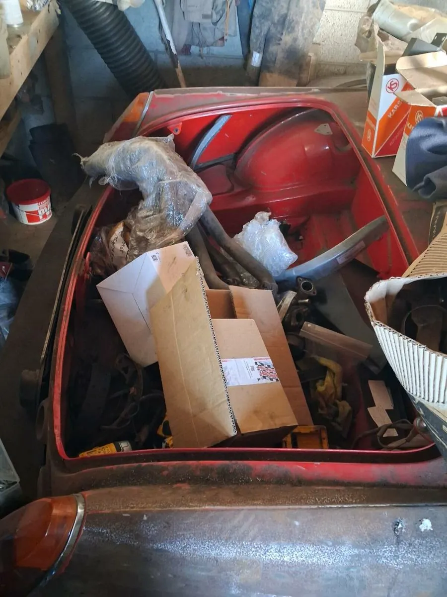 Mgb roadster with repair panels - Image 3