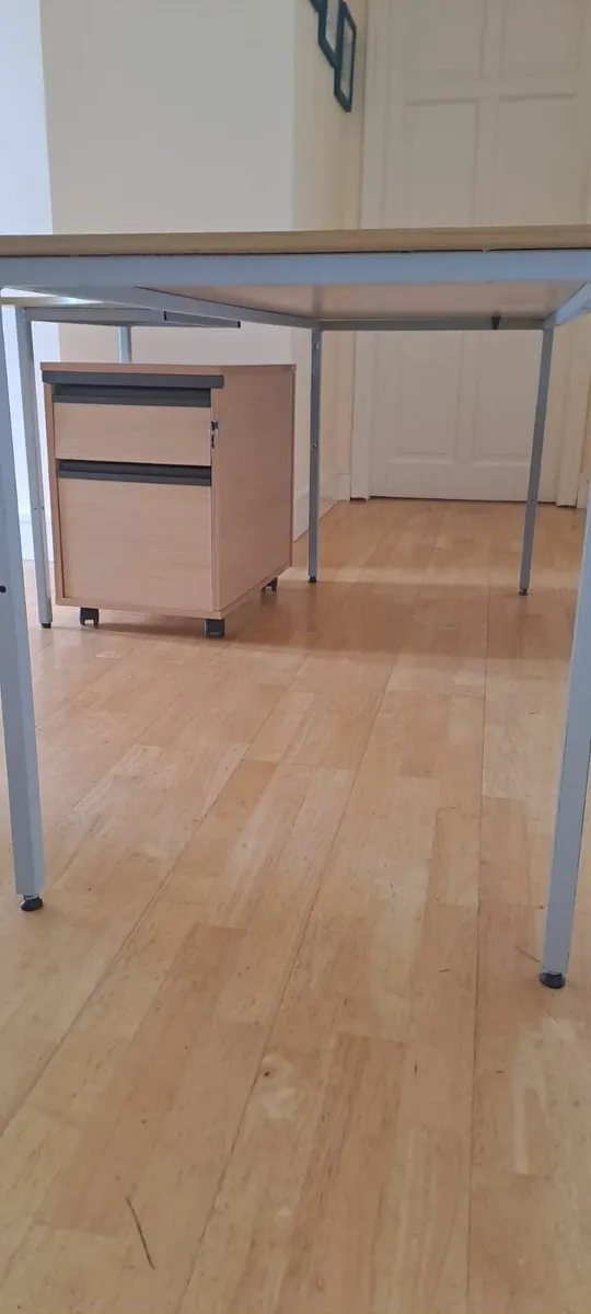 Office furniture - Image 2