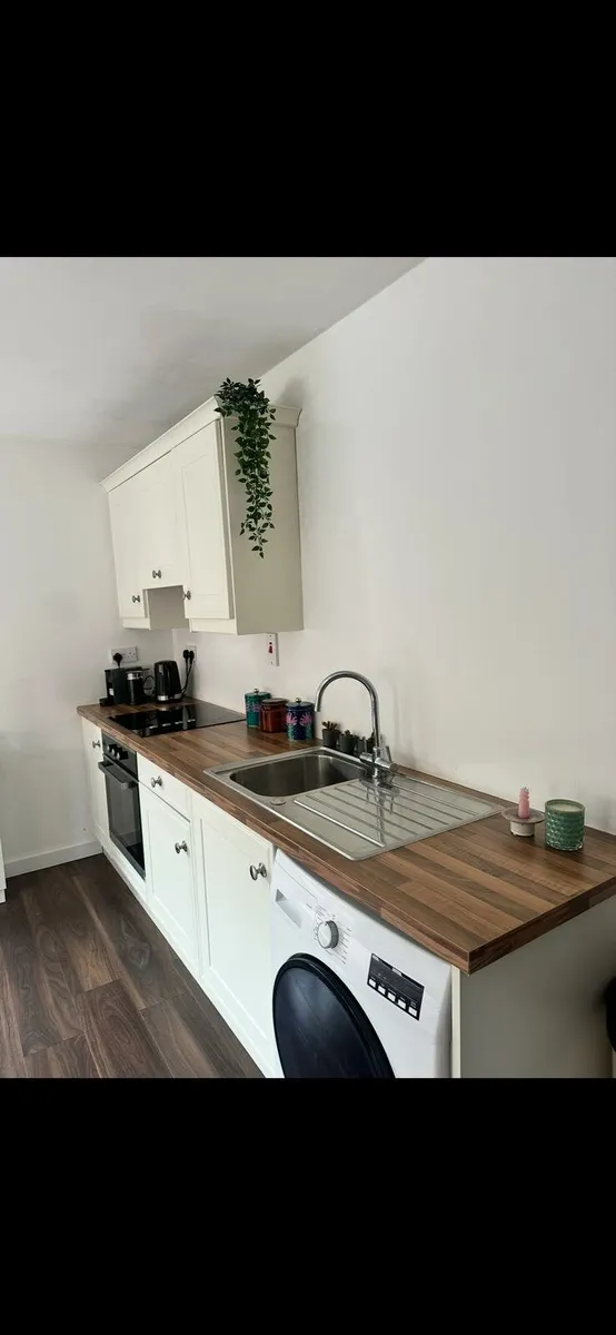 Galley kitchen - Image 1