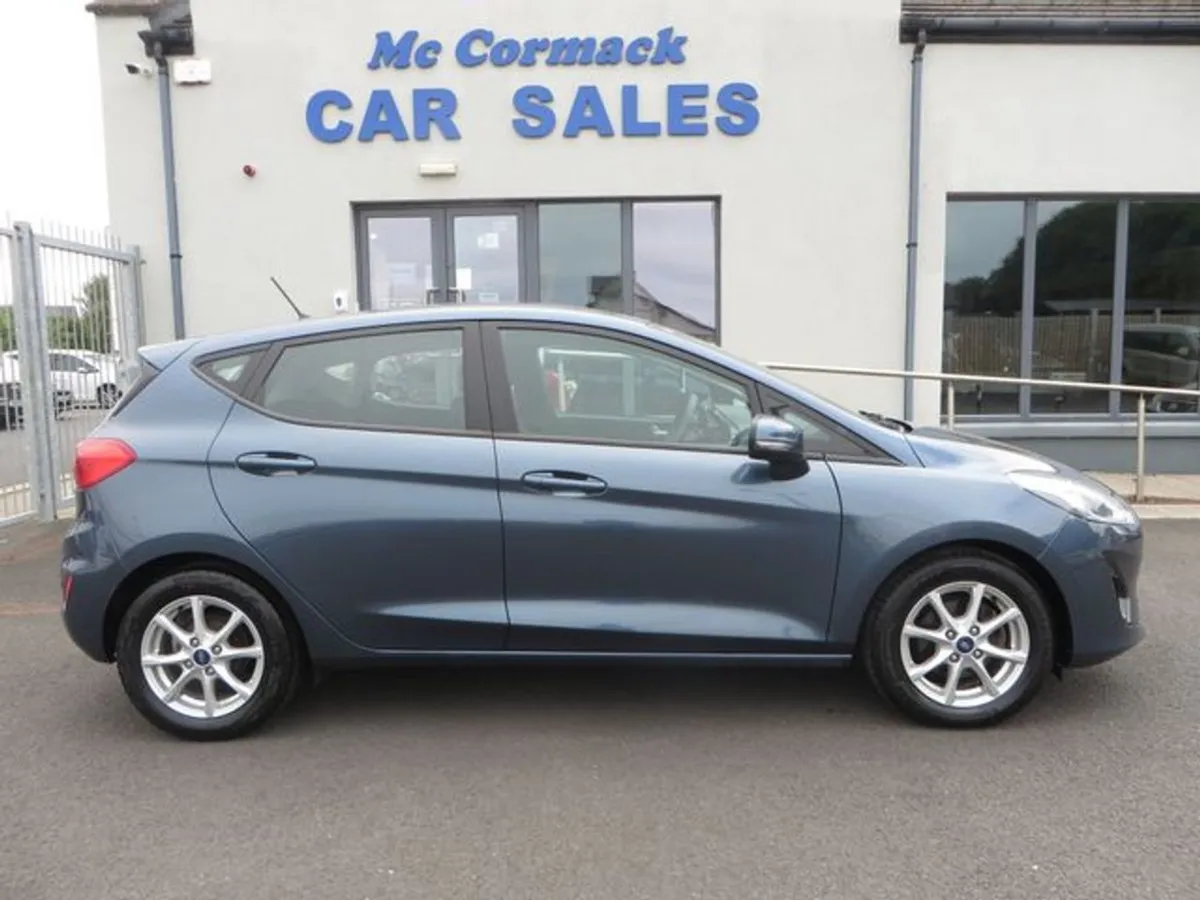 Ford Fiesta Zetec - Image 2