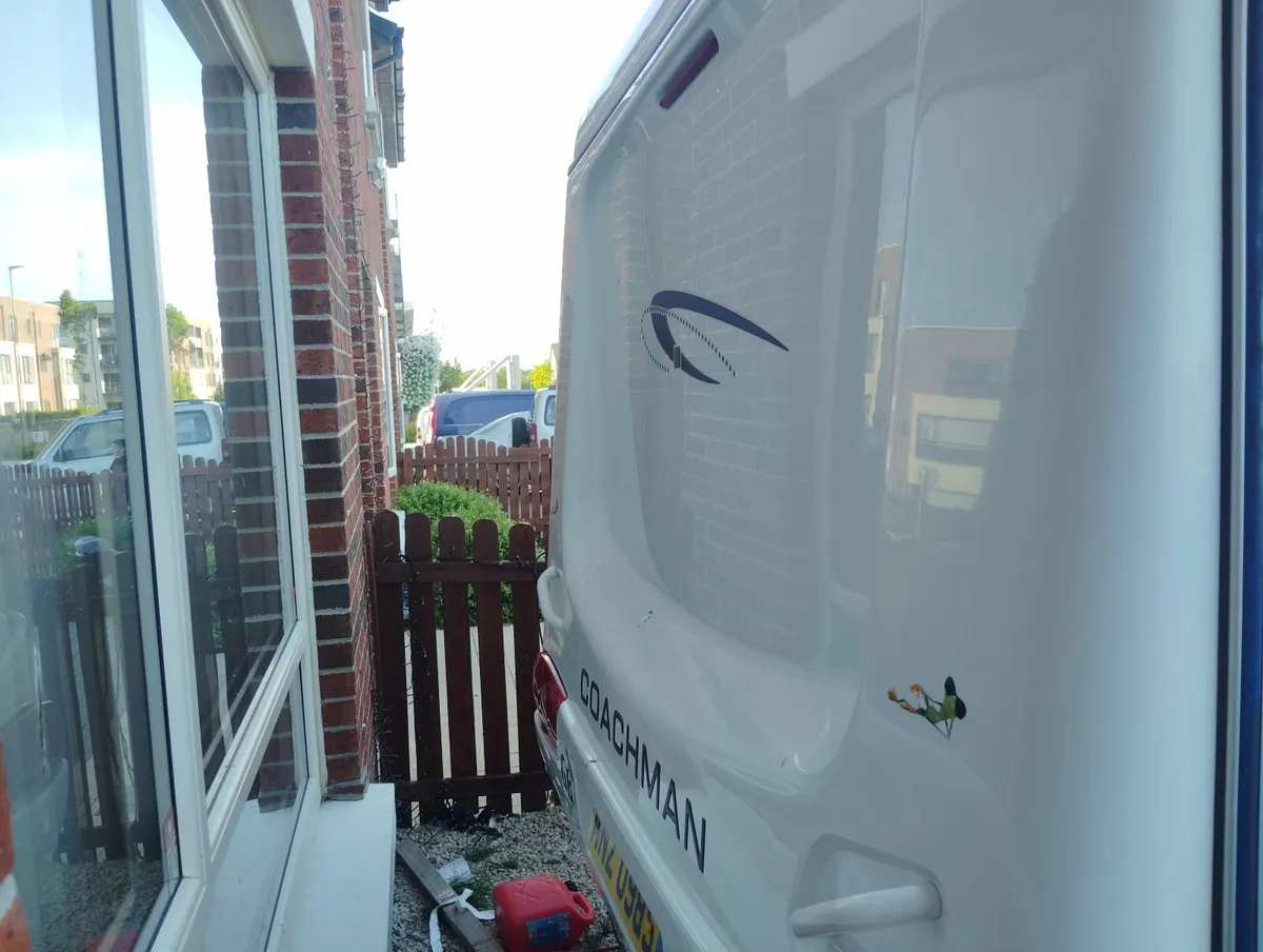 Caravan - Image 2